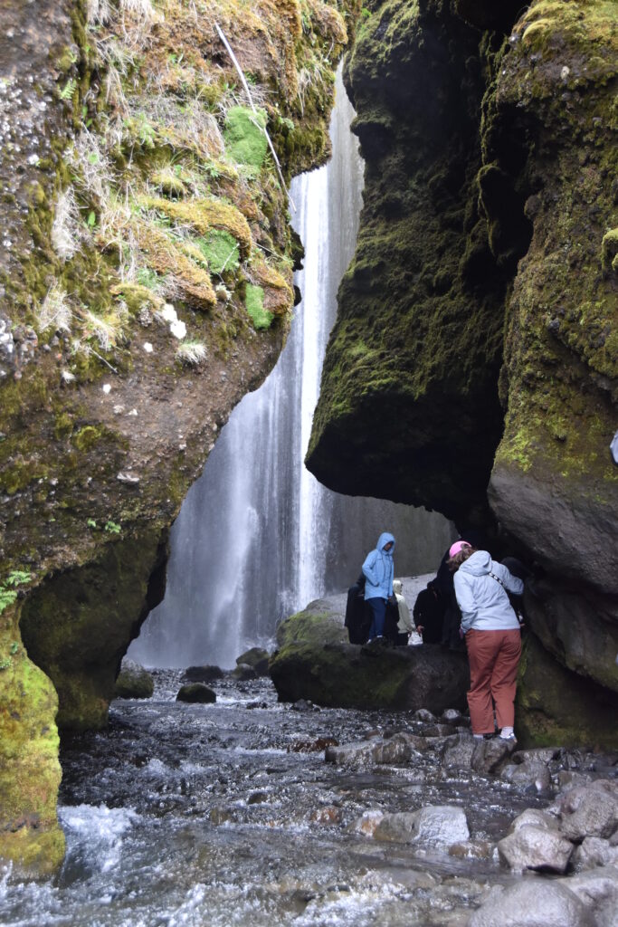 Island Tag 4 – Seljalandsfoss und Gljúfrabúi