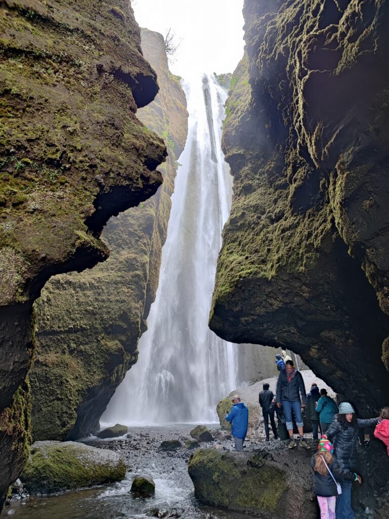 Island Tag 4 – Seljalandsfoss und Gljúfrabúi