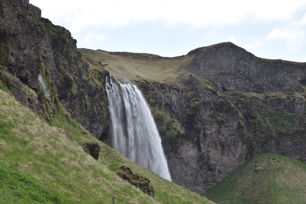 Island Tag 4 – Seljalandsfoss und Gljúfrabúi