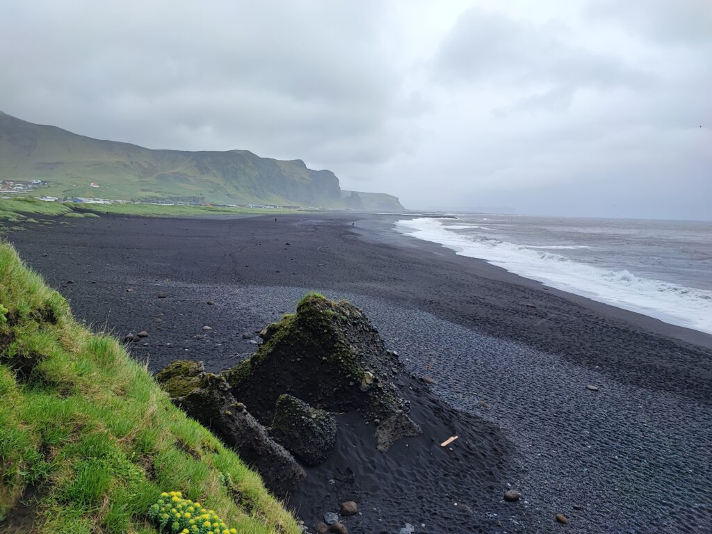 Island Tag 6 – Víkurfjara (Black Sand Beach)