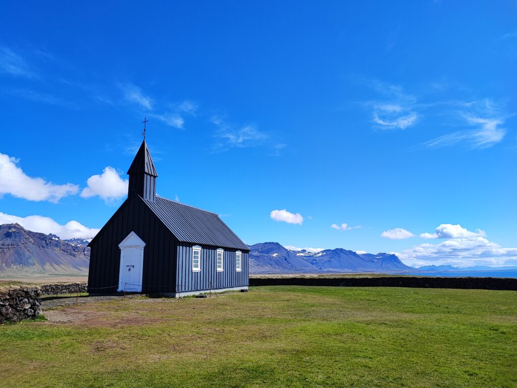 Island Tag 15 – Snæfellsnes – Búðakirkja und Ytri Tunga