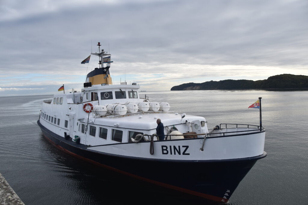 Rügen Tag 12 – Schiff ahoi: Kreidefelsen vom Wasser aus, Prora die 2.
