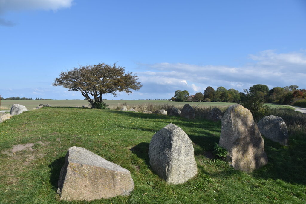 Rügen Tag 10 – Nord-Rügen – Großsteingrab Nobbin