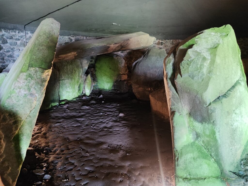 Wales Tag 17 – Anglesey – Dolmen und Hügelgräber