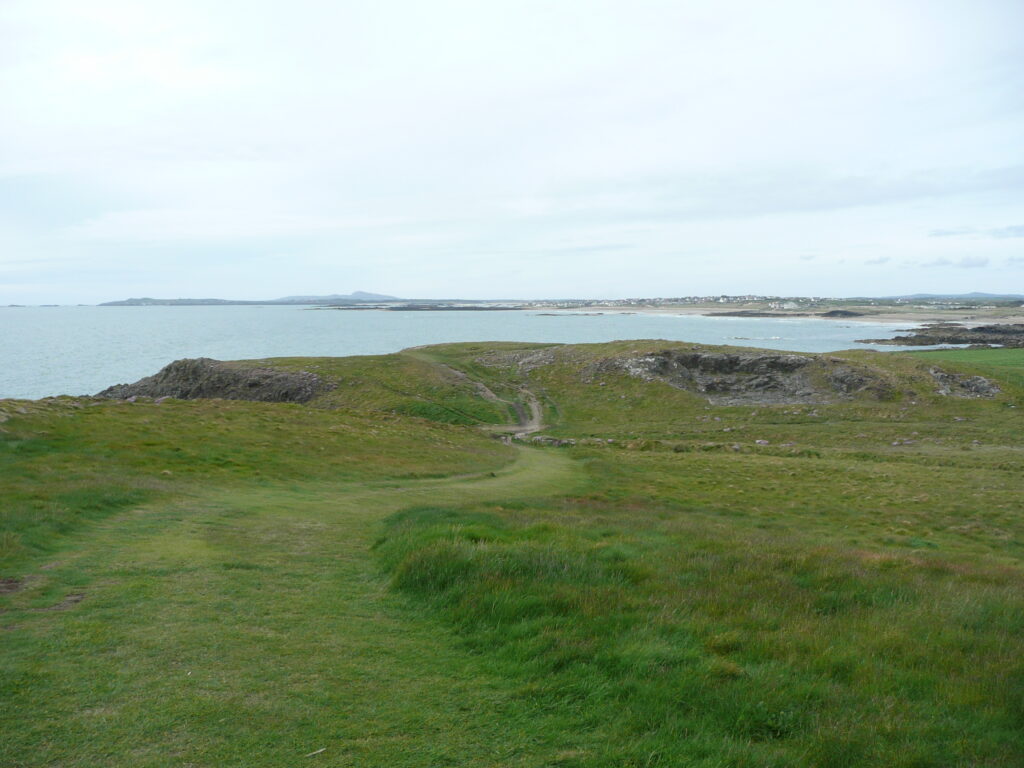 Wales Tag 17 – Anglesey – Dolmen und Hügelgräber