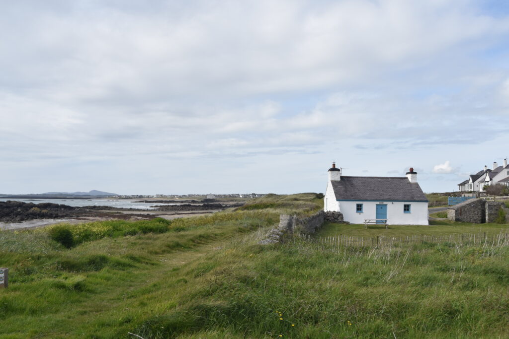 Wales Tag 17 – Anglesey – Dolmen und Hügelgräber