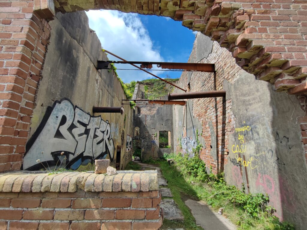 Wales Tag 17 – Anglesey – Porth Wen Brickworks