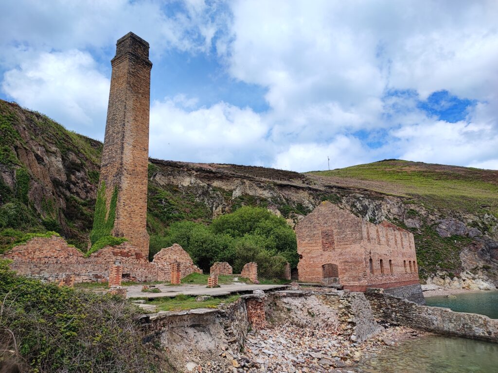 Wales Tag 17 – Anglesey – Porth Wen Brickworks