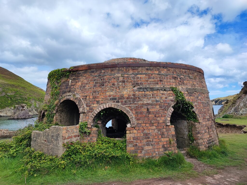 Wales Tag 17 – Anglesey – Porth Wen Brickworks