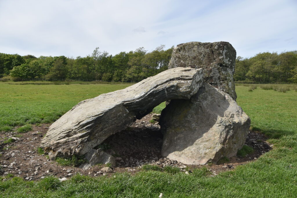 Wales Tag 17 – Anglesey – Dolmen und Hügelgräber